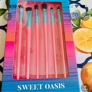 Morphe sweet oasis brushes